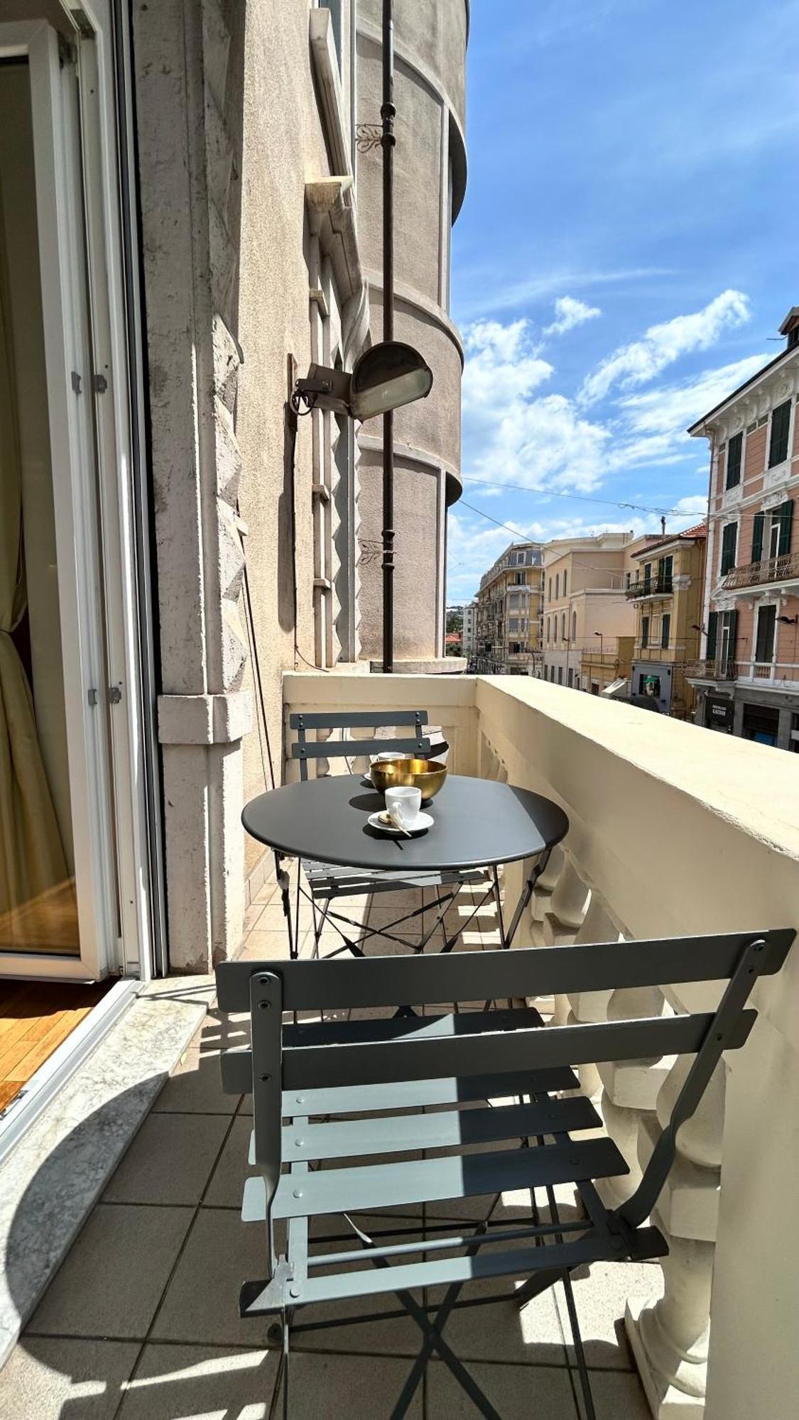 Da Mariella Case Vacanze - Roma 149 Sanremo Eksteriør billede